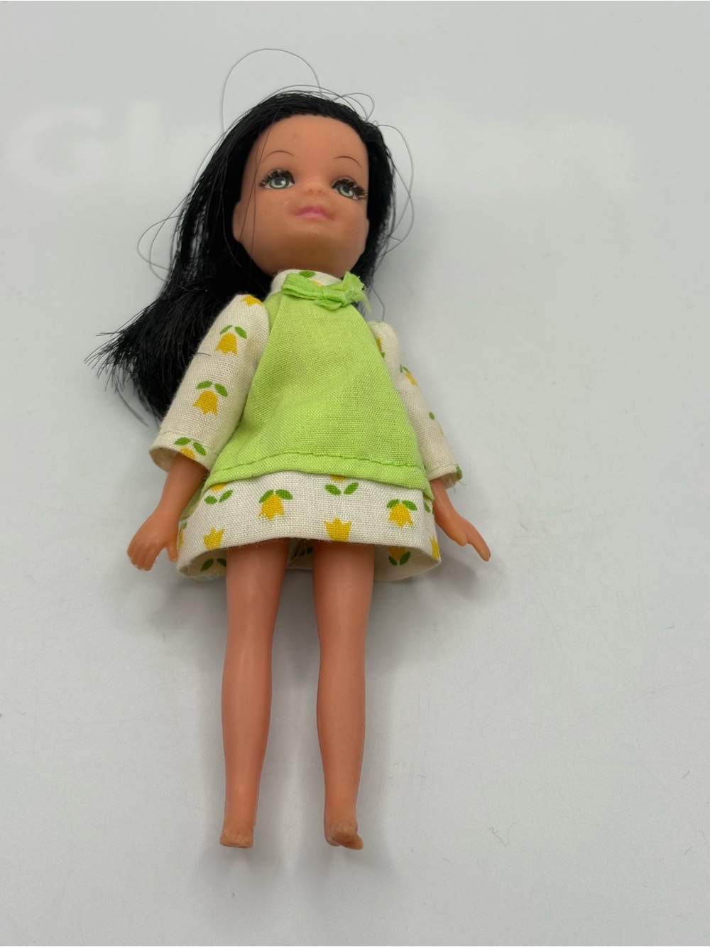 VTG 1967 Uneeda Tiny Teens doll Black Long Hair Green Eyes floral Dress 5”